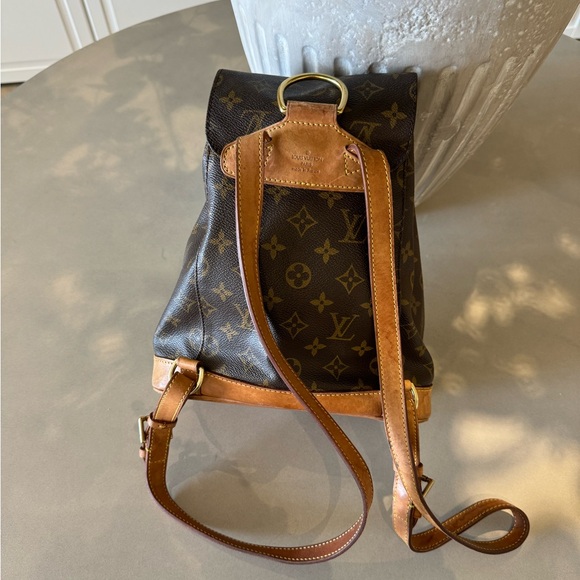 Louis Vuitton Monogram Montsouris Backpack MM - Picture 2 of 11